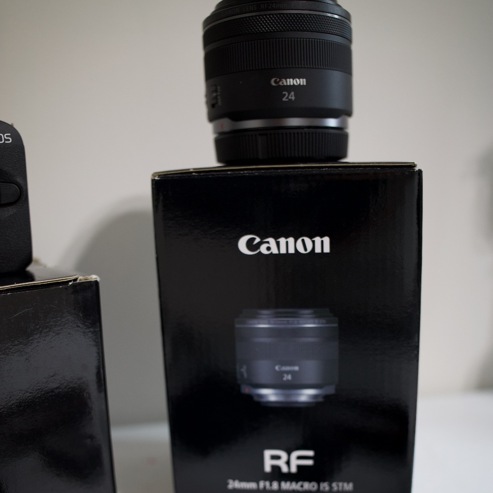 Canon - RF 24mm F1.8 MACRO IS STM Wide Angle Prime Lens for EOS R-Series Cameras